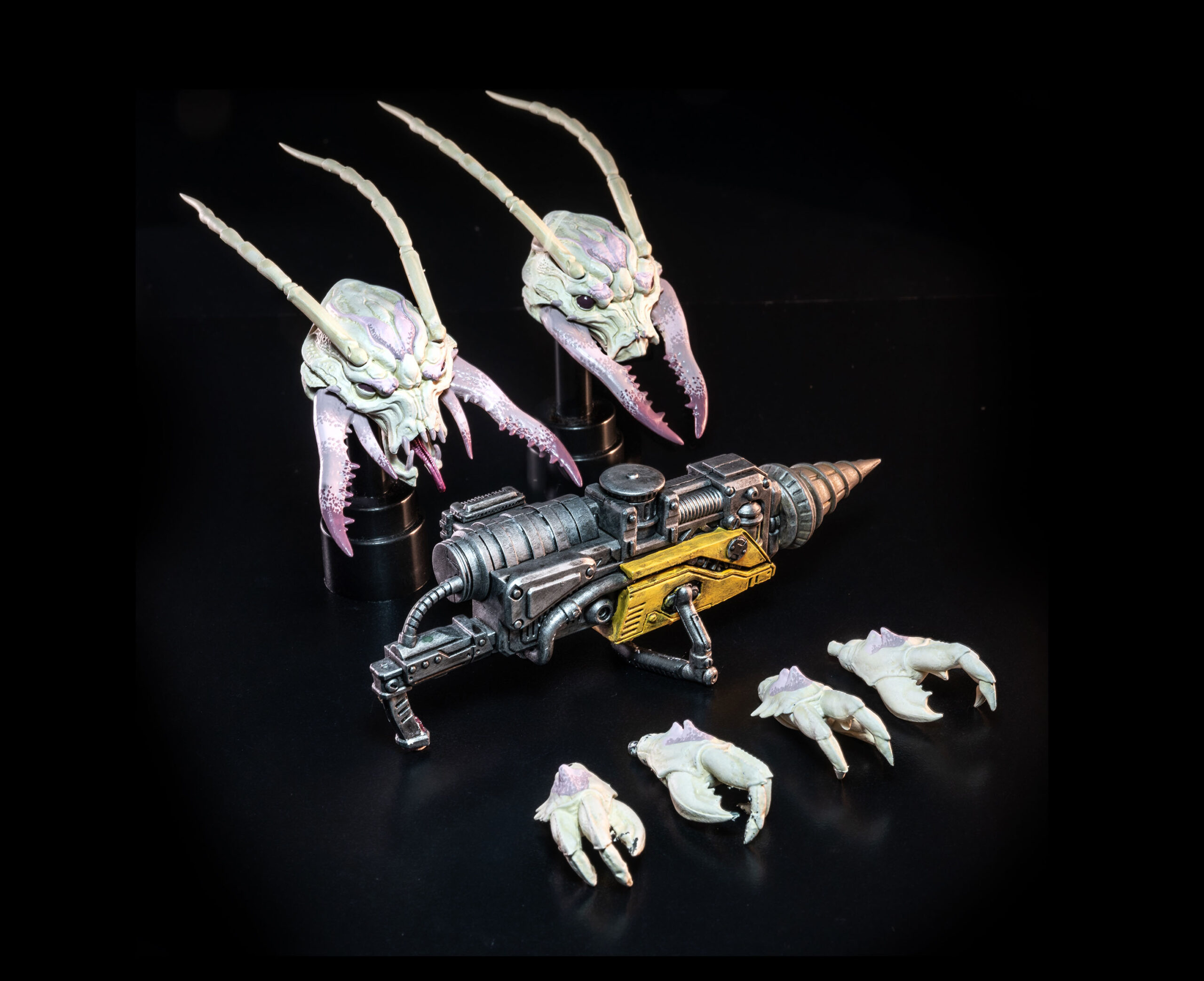 Cosmic Legions: Outpost Zaxxius Phexxian Mine Worker Deluxe Figure - Image 11