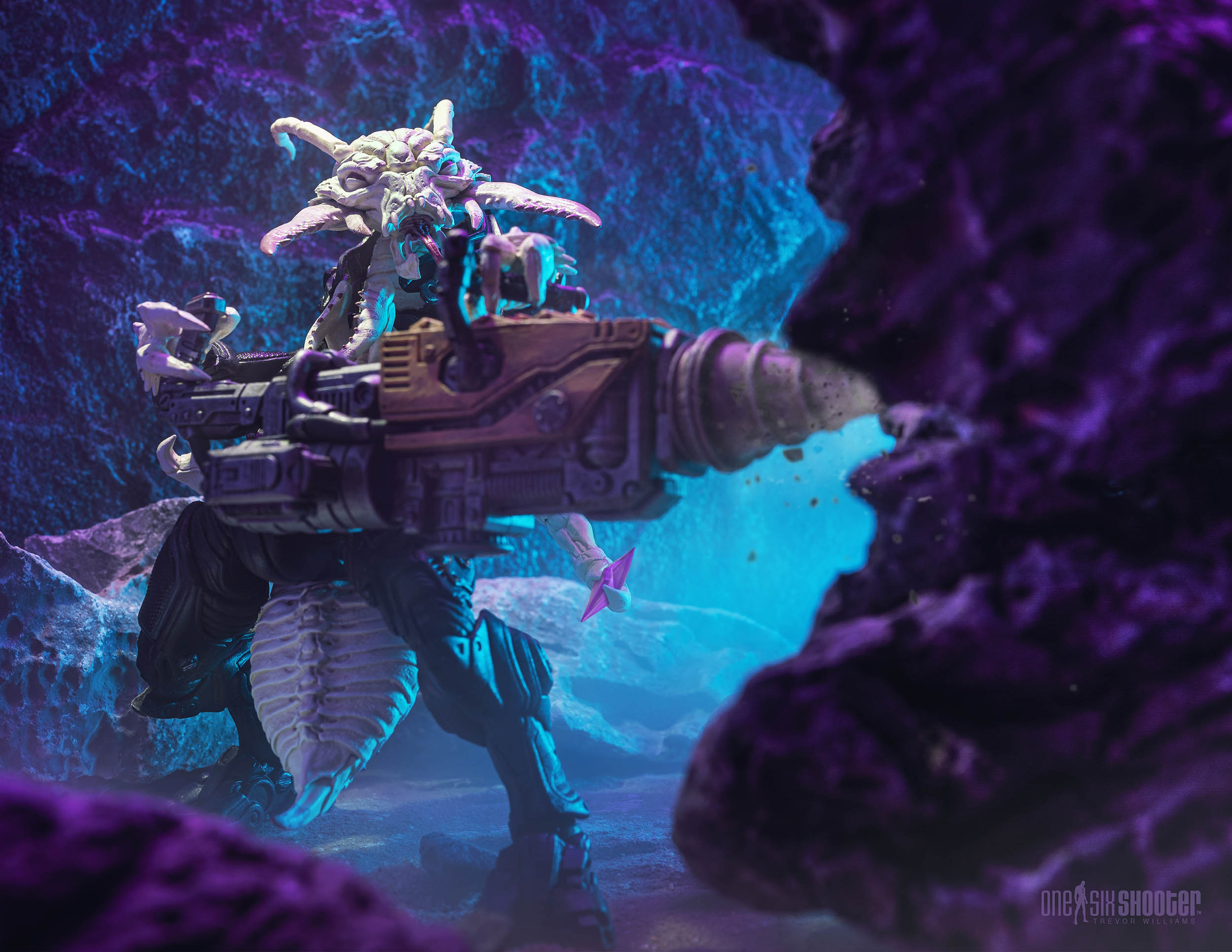 Cosmic Legions: Outpost Zaxxius Phexxian Mine Worker Deluxe Figure - Image 12