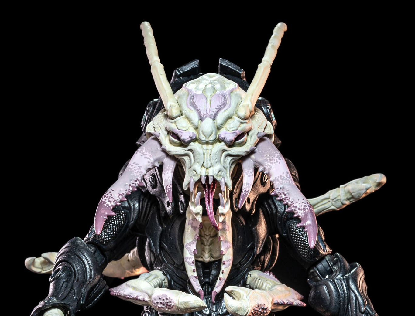Cosmic Legions: Outpost Zaxxius Phexxian Mine Worker Deluxe Figure - Image 2