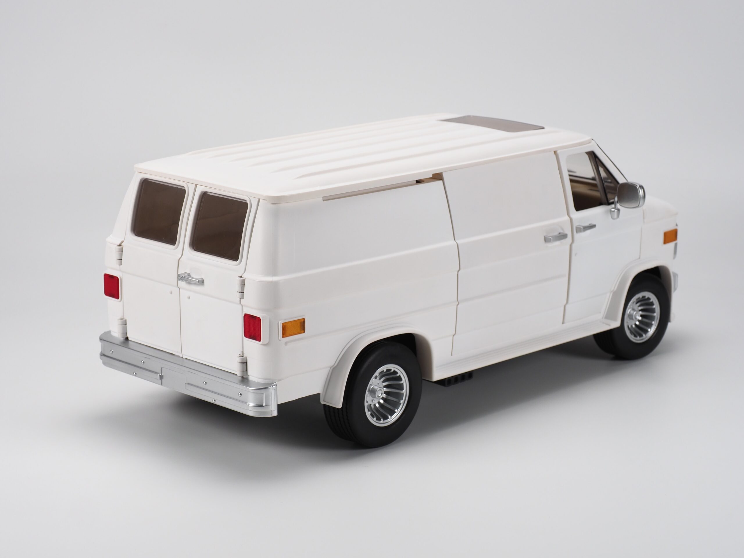 RAMEN TOY – REV (Ramen Economical Vehicles) WHITE - Image 5