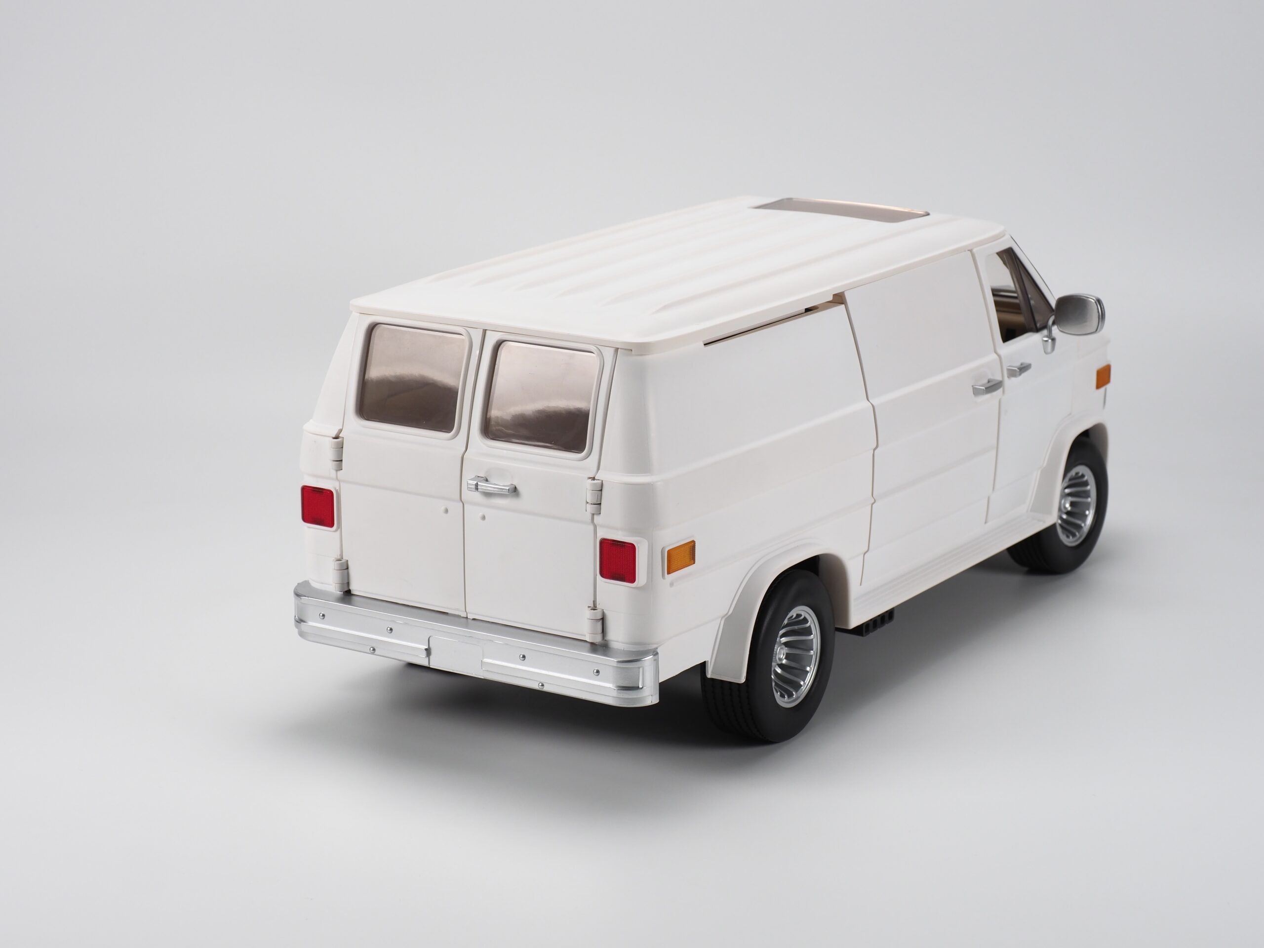 RAMEN TOY – REV (Ramen Economical Vehicles) WHITE - Image 7
