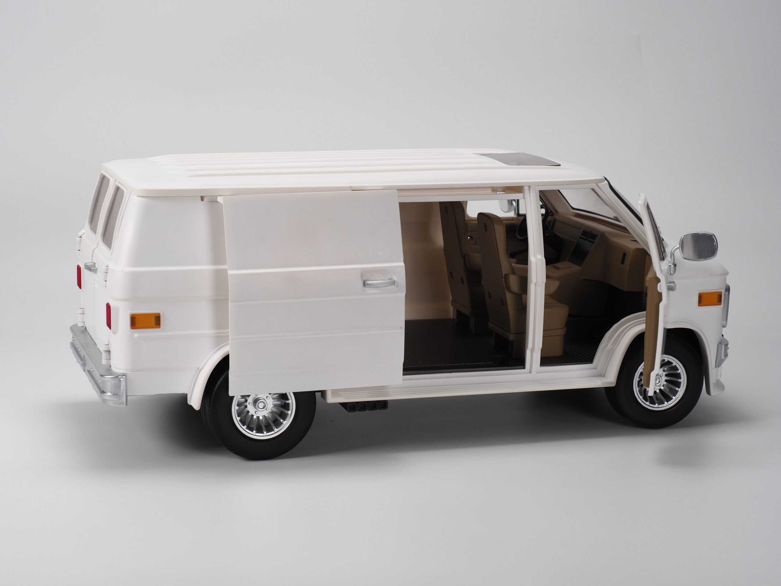 RAMEN TOY – REV (Ramen Economical Vehicles) WHITE - Image 10