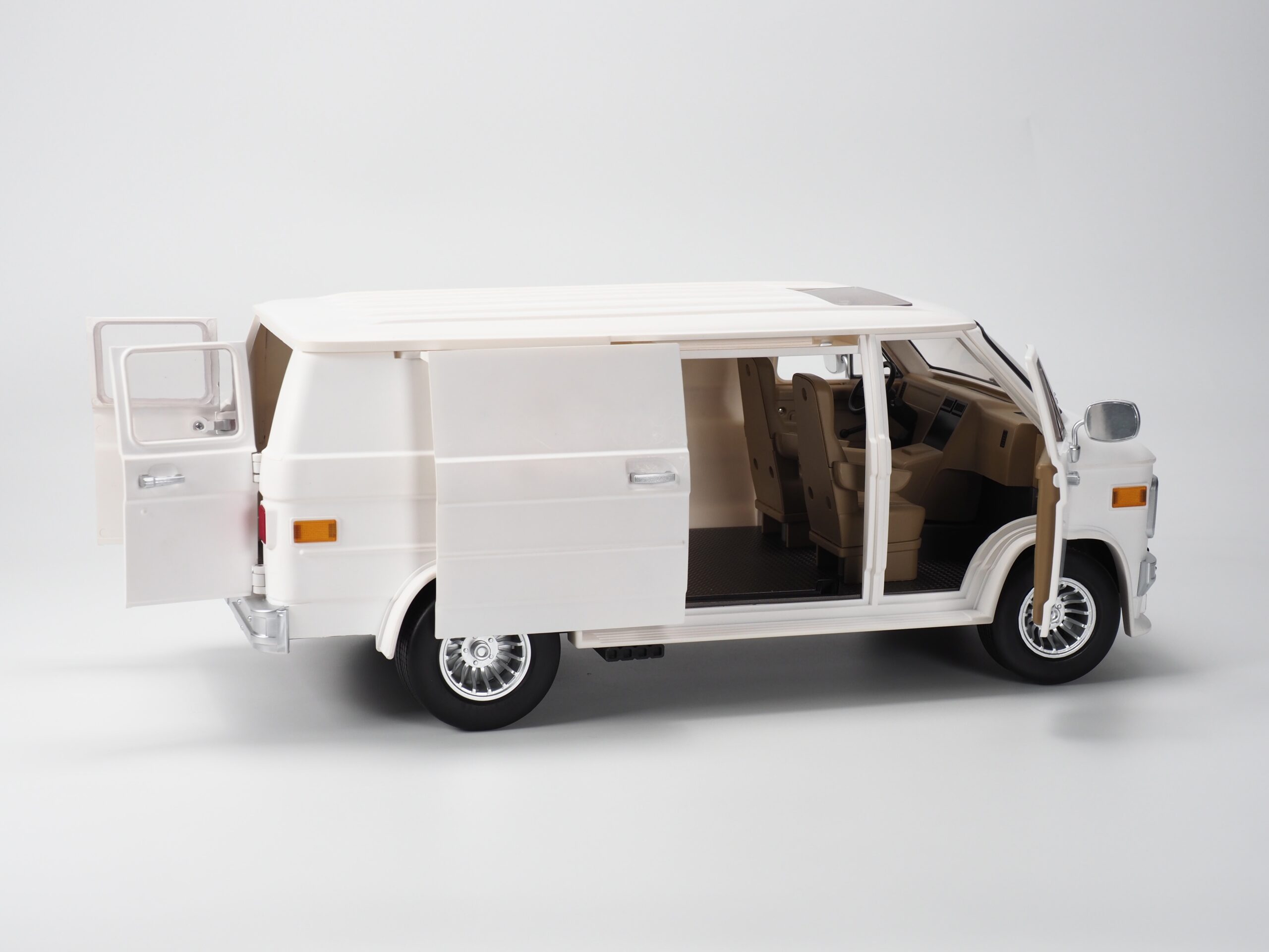 RAMEN TOY – REV (Ramen Economical Vehicles) WHITE - Image 13