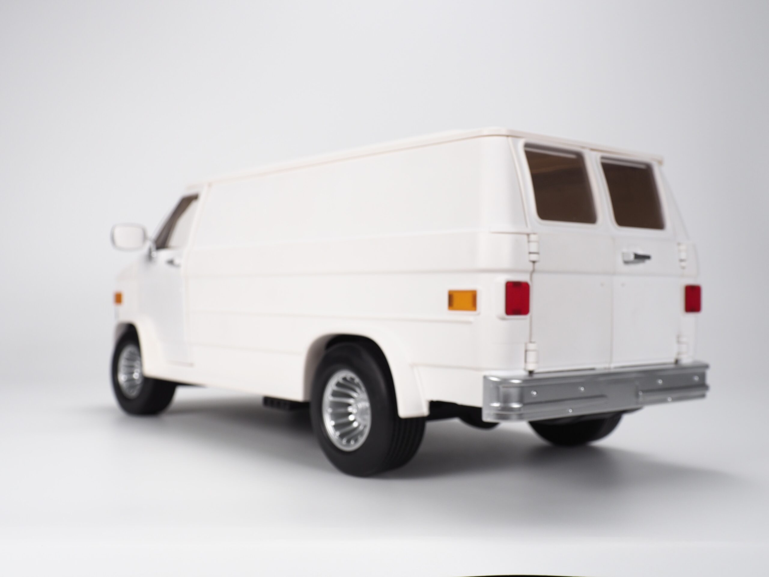 RAMEN TOY – REV (Ramen Economical Vehicles) WHITE - Image 24