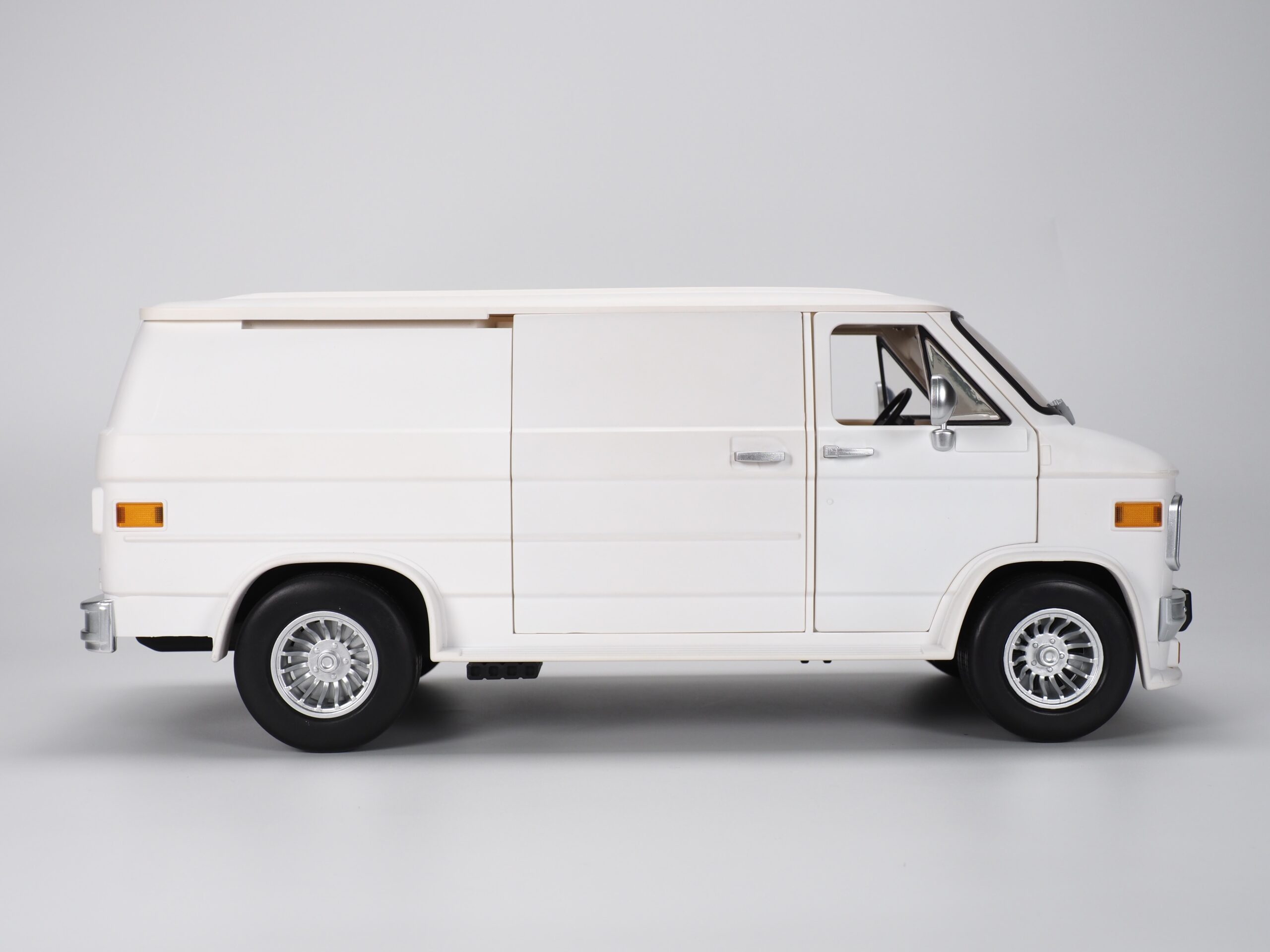 RAMEN TOY – REV (Ramen Economical Vehicles) WHITE - Image 27