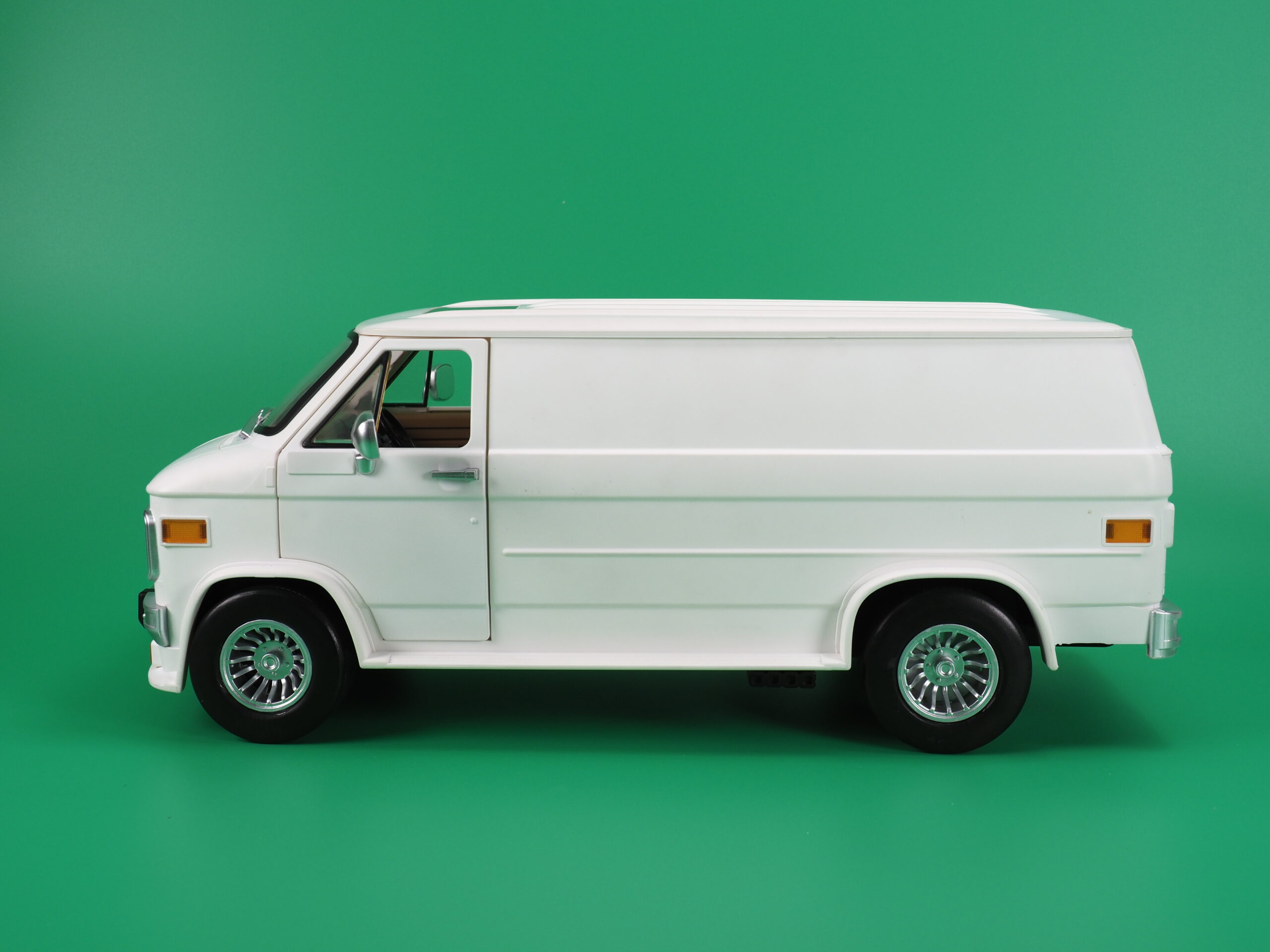 RAMEN TOY – REV (Ramen Economical Vehicles) WHITE - Image 40