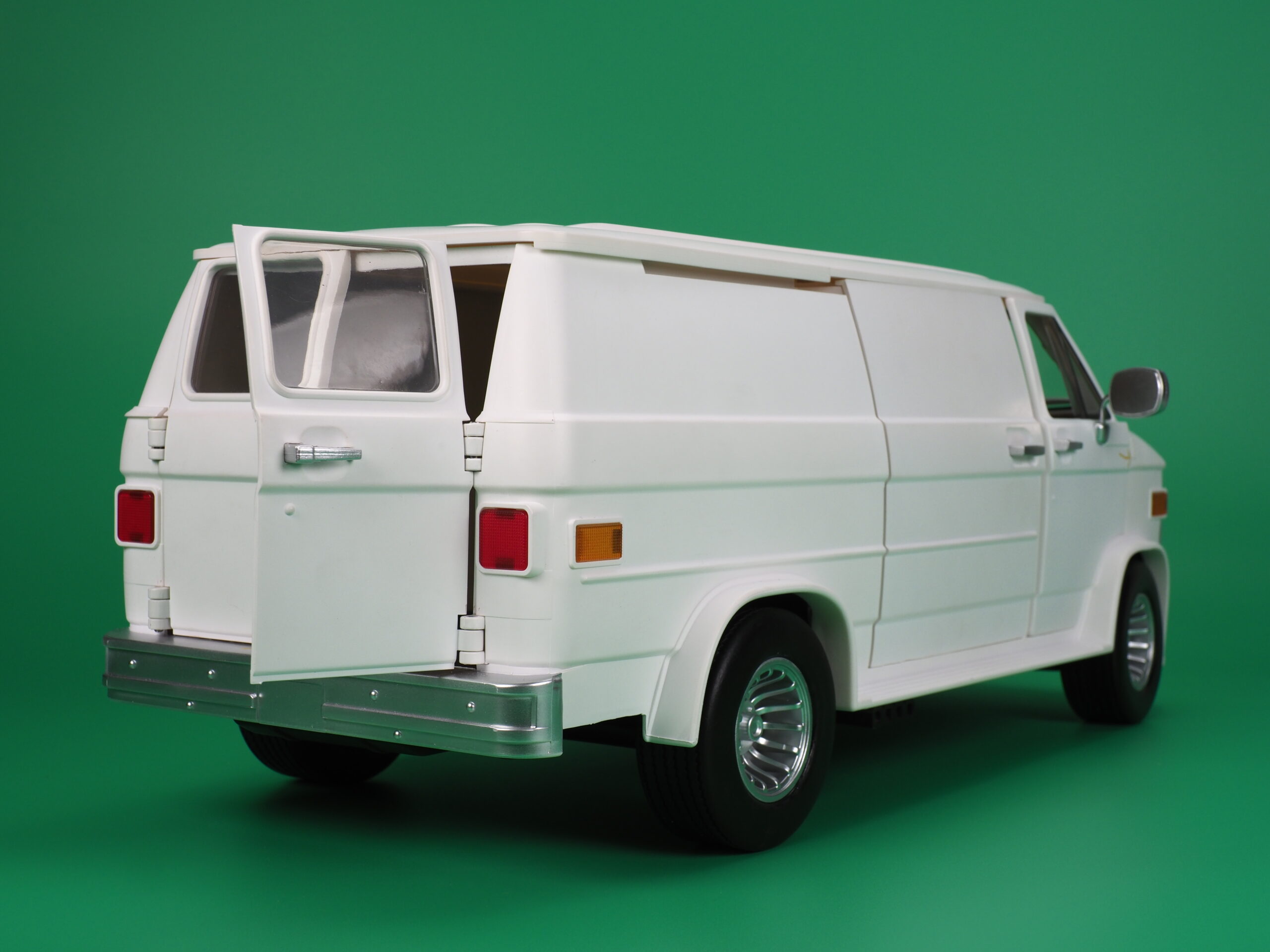 RAMEN TOY – REV (Ramen Economical Vehicles) WHITE - Image 46