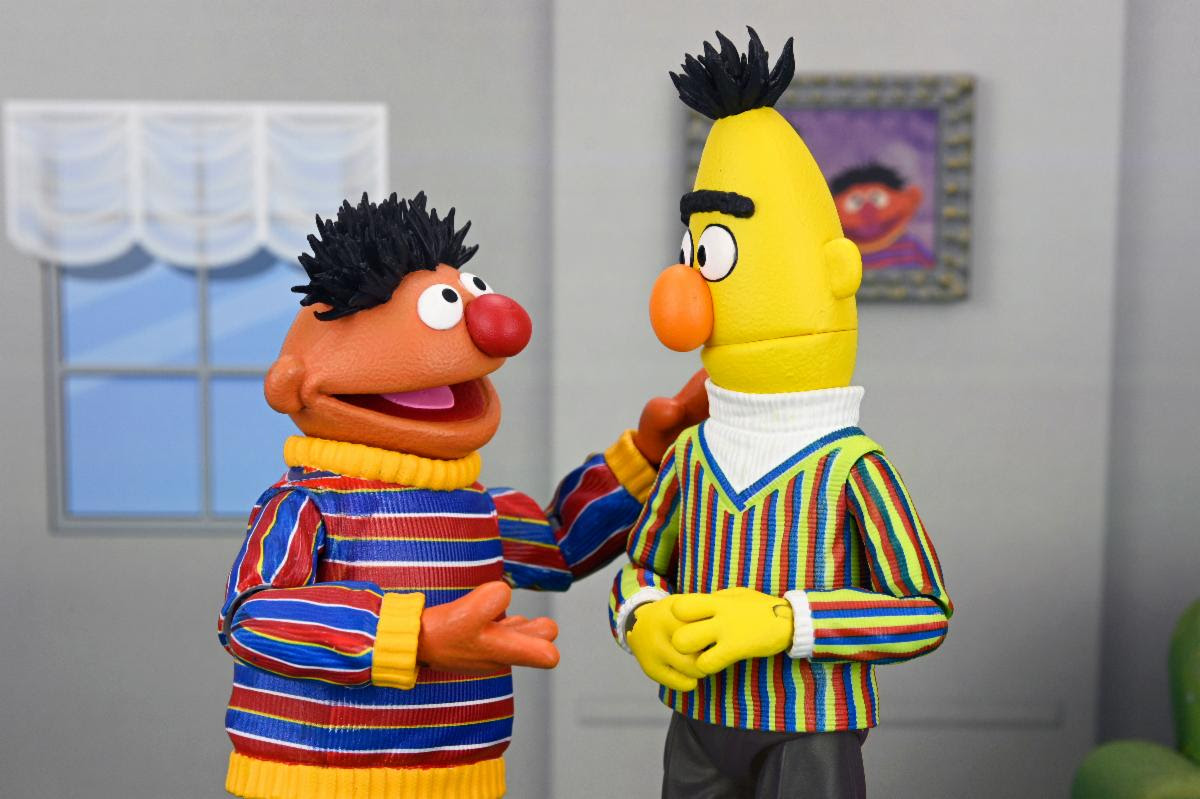 Sesame Street Ultimate Ernie 7″ Action Figure - Image 2