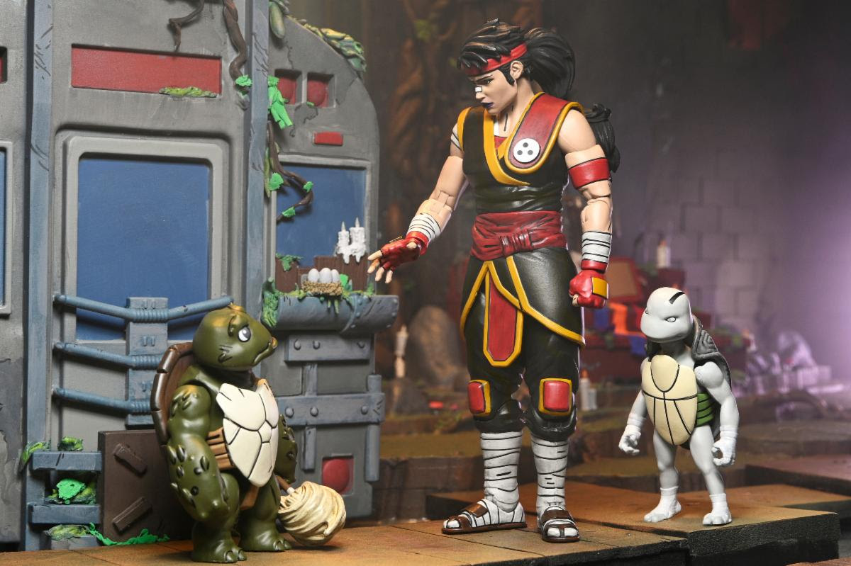 Teenage Mutant Ninja Turtles (The Last Ronin) Casey Marie with Baby Odyn & Uno (not mint) - Image 8