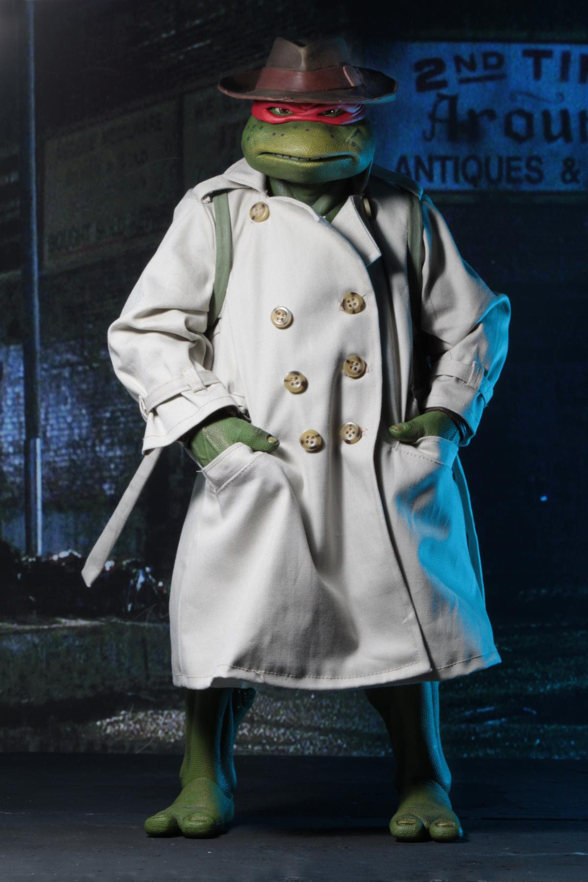 Teenage Mutant Ninja Turtles Movie Raphael Disguise 1/4 Scale (dented box) - Image 4