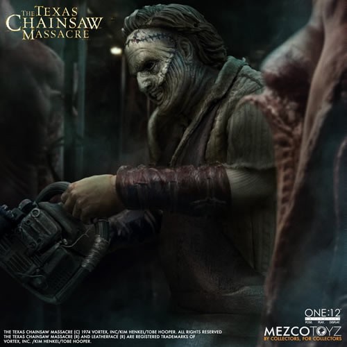 The Texas Chainsaw Massacre (2003 Remake) - Leatherface Mezco One:12 Collective Figure - Image 2