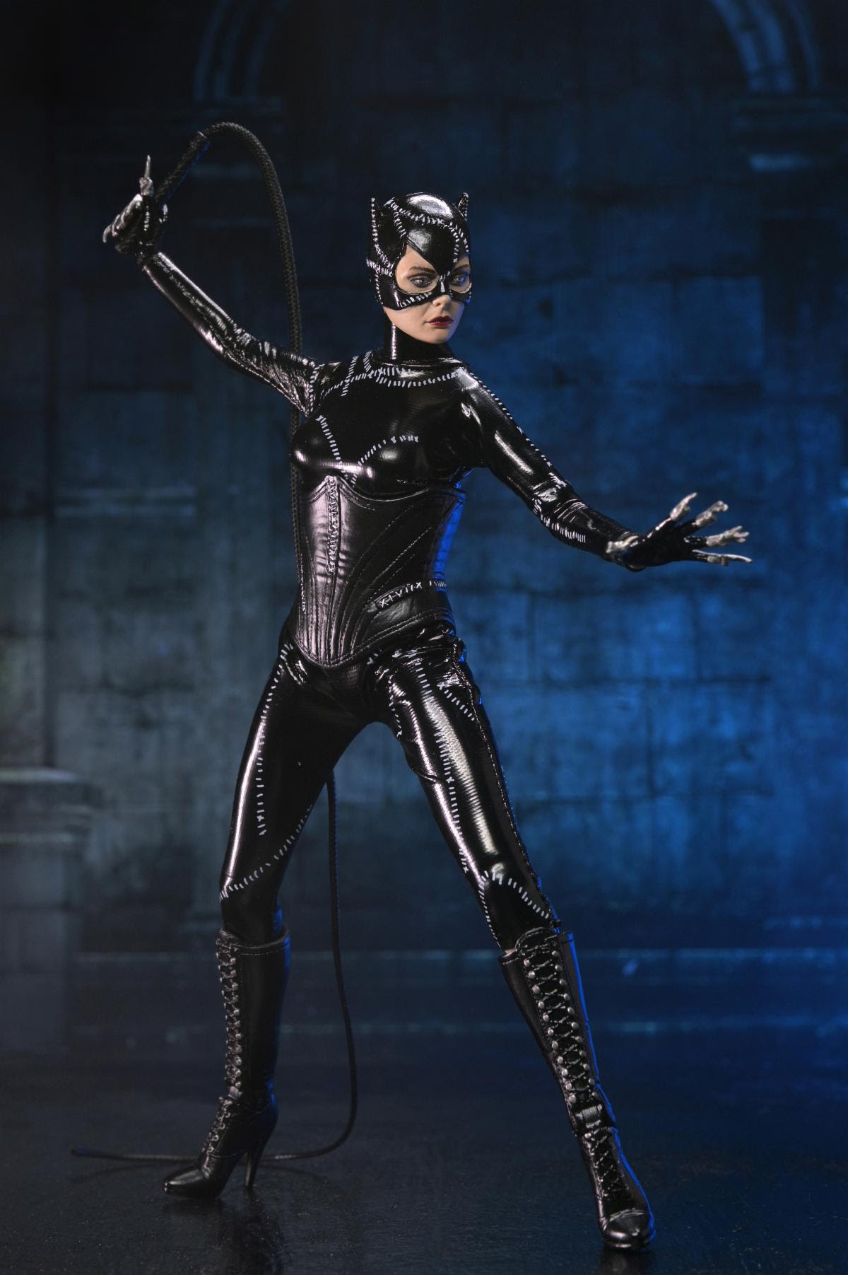 Batman Returns - 8” Clothed Action Figure - Catwoman - Image 2