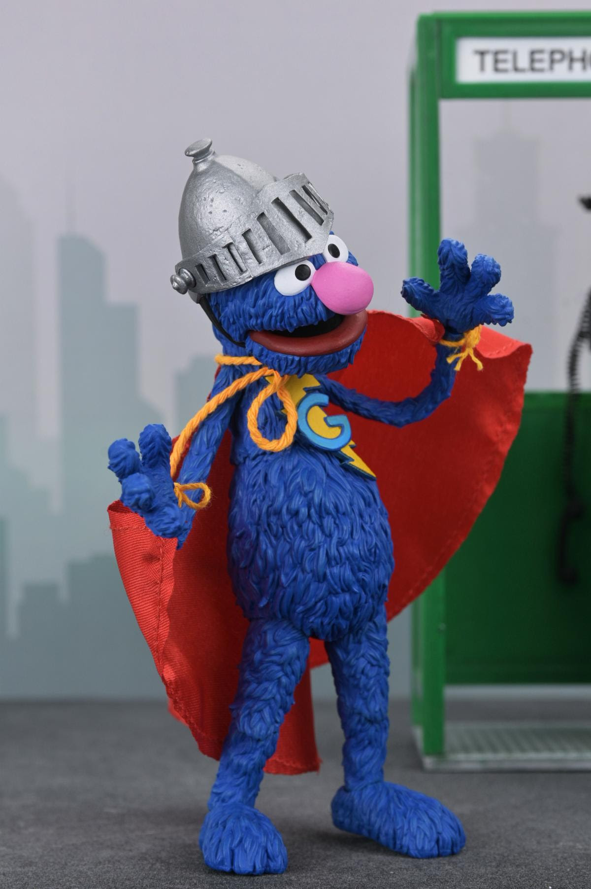 Sesame Street Ultimate Super Grover 7″ Action Figure (box not mint) - Image 9