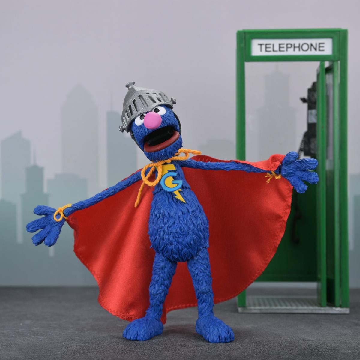 Sesame Street Ultimate Super Grover 7″ Action Figure (box not mint) - Image 4