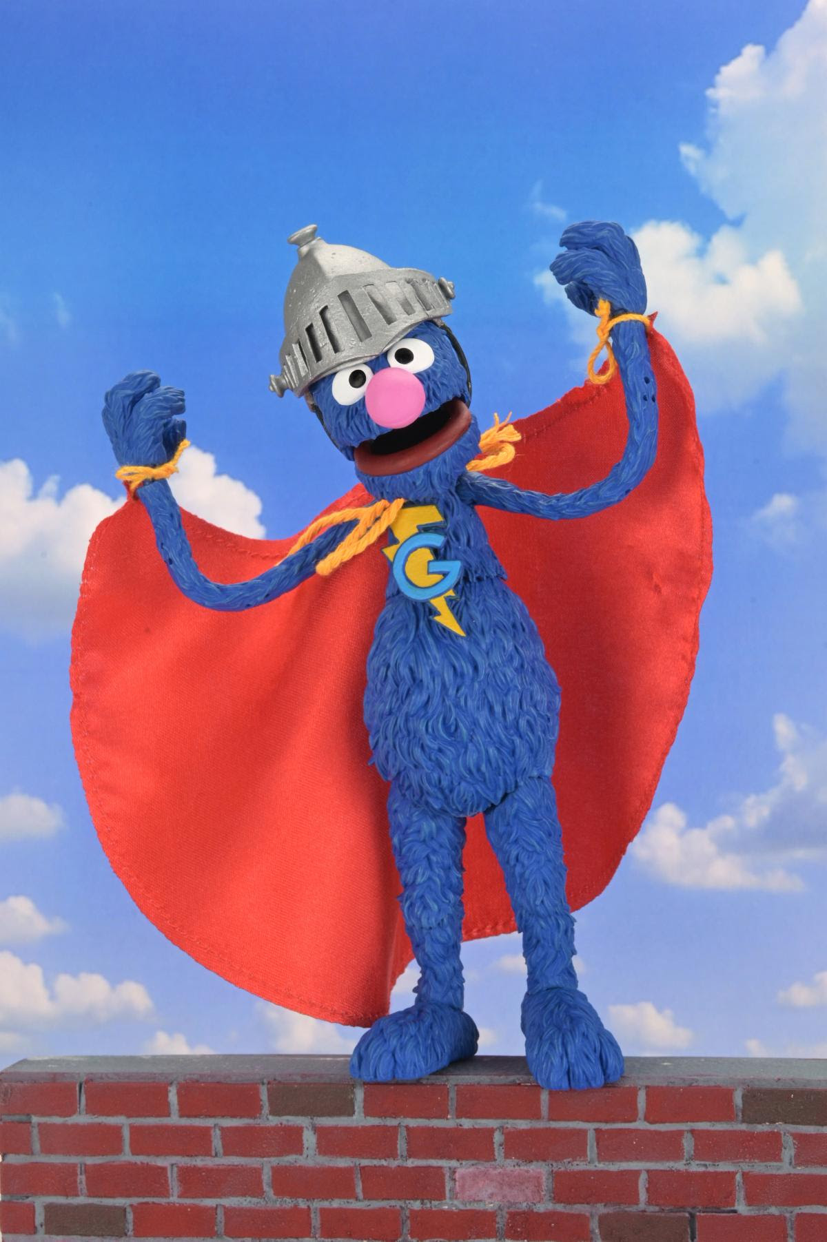 Sesame Street Ultimate Super Grover 7″ Action Figure (box not mint) - Image 12